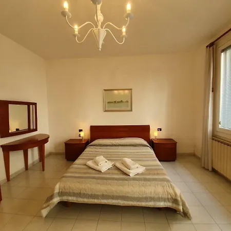 Beautiful With Private Garden Lejlighed Venedig